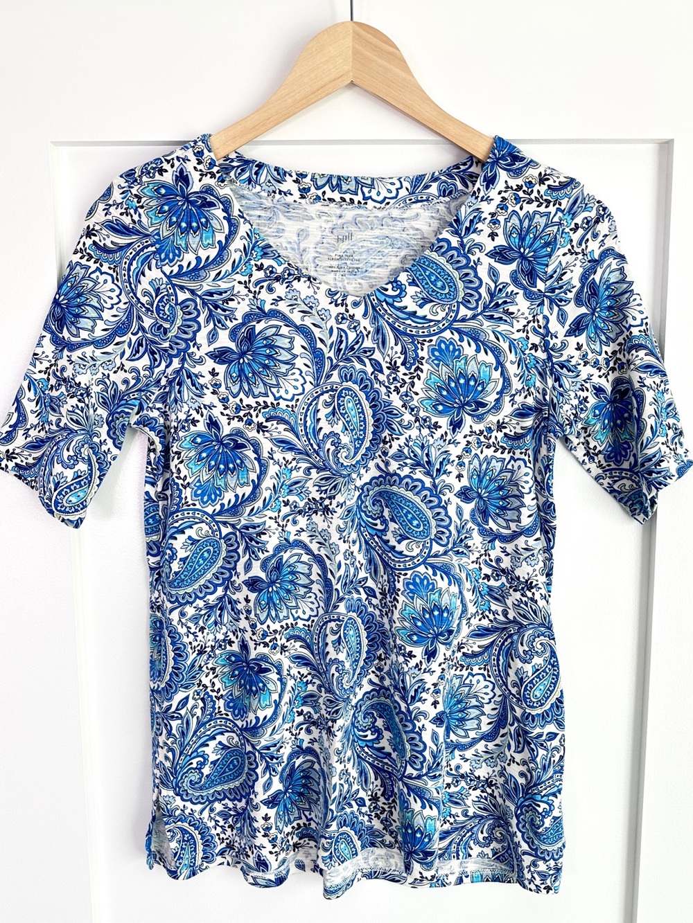 J. Jill V-Neck Elbow Sleeve Tee Size XS Blue Floral Paisley Soft Pima Cotton